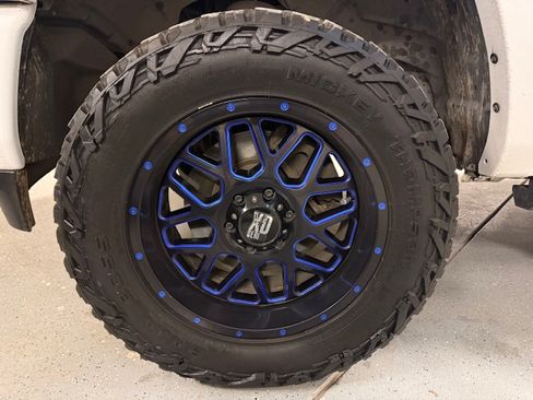 Used 2020 RAM 1500 Laramie w/ Sport Appearance Package image 8