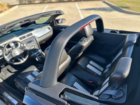 Used 2010 Ford Mustang Shelby GT500 image 14