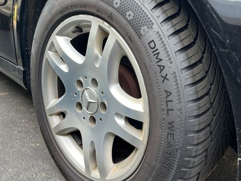 Used 2005 Mercedes-Benz E 320 4MATIC Sedan image 15