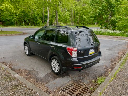 Used 2012 Subaru Forester 2.5X Premium AWD/4WD image 5