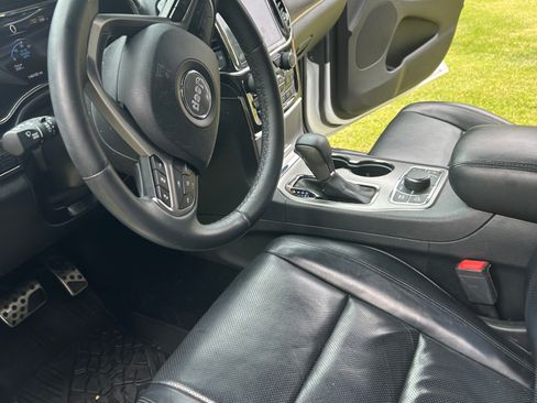 Used 2019 Jeep Grand Cherokee High Altitude AWD/4WD image 5
