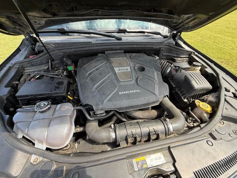 Used 2014 Jeep Grand Cherokee Limited w/ Luxury Group II image 18