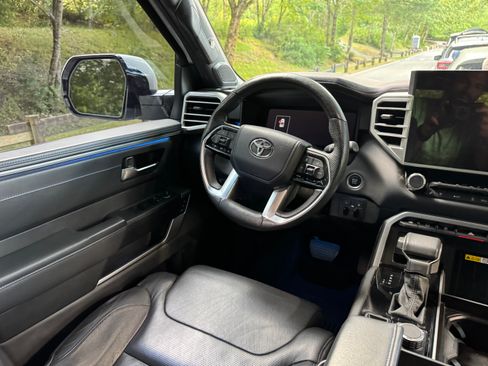 Used 2022 Toyota Tundra Platinum AWD/4WD image 2