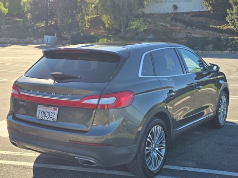 Used 2017 Lincoln MKX Reserve image 8