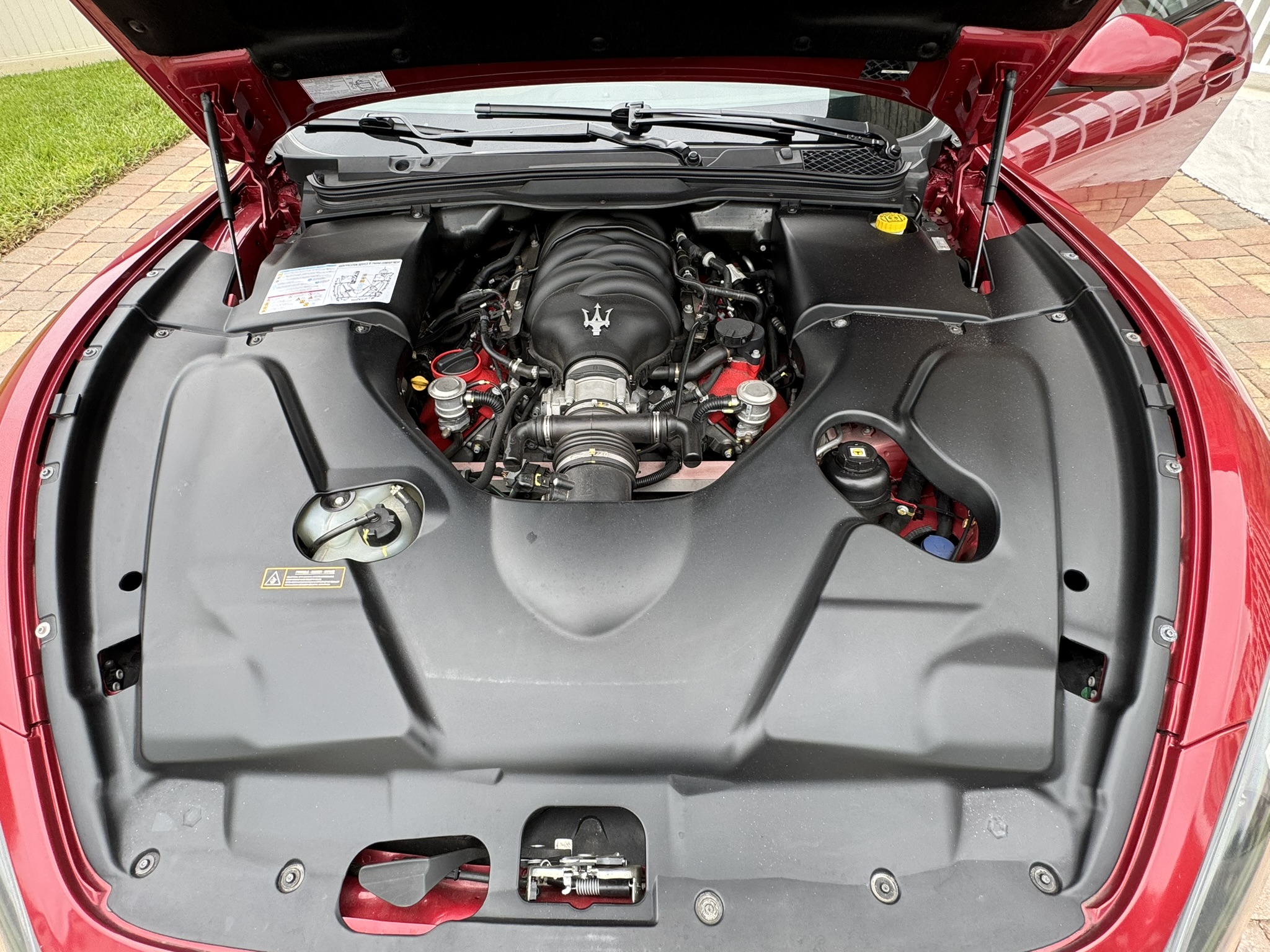 Used 2013 Maserati GranTurismo Sport RWD image 26