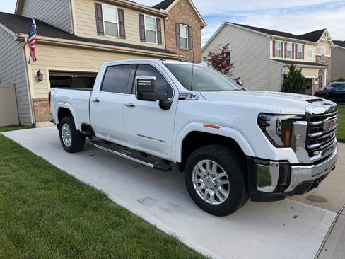 Used 2024 GMC Sierra 2500 SLT w/ SLT Premium Package AWD/4WD image 4