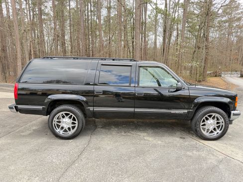Used 1999 GMC Suburban 4WD w/ Marketing Opt Pkg 3 image 8