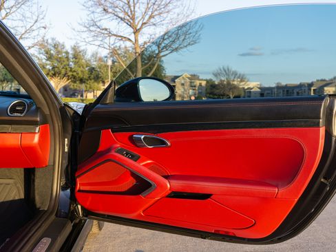 Used 2018 Porsche 718 Cayman S image 25