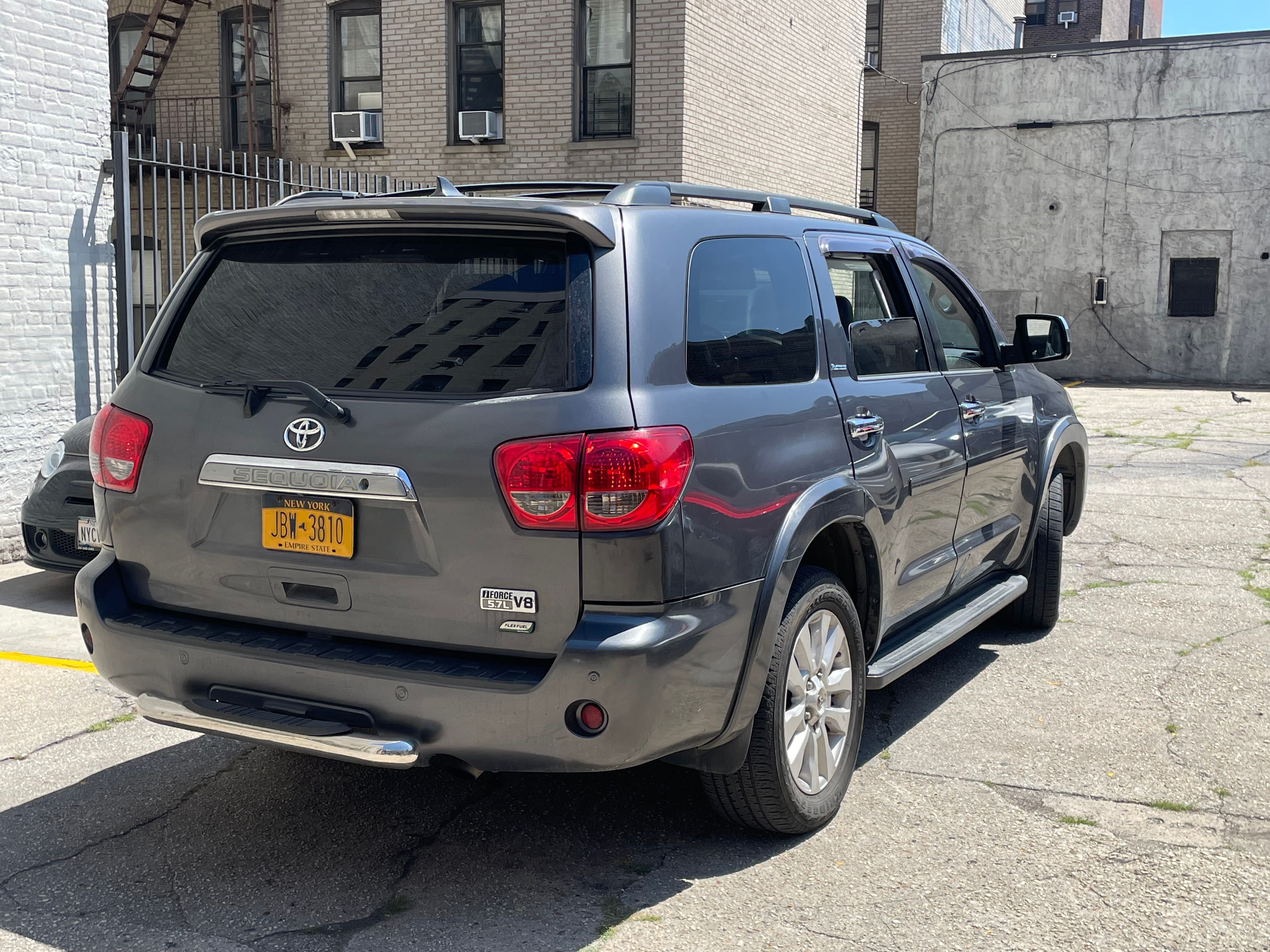Used 2013 Toyota Sequoia Platinum AWD/4WD image 2