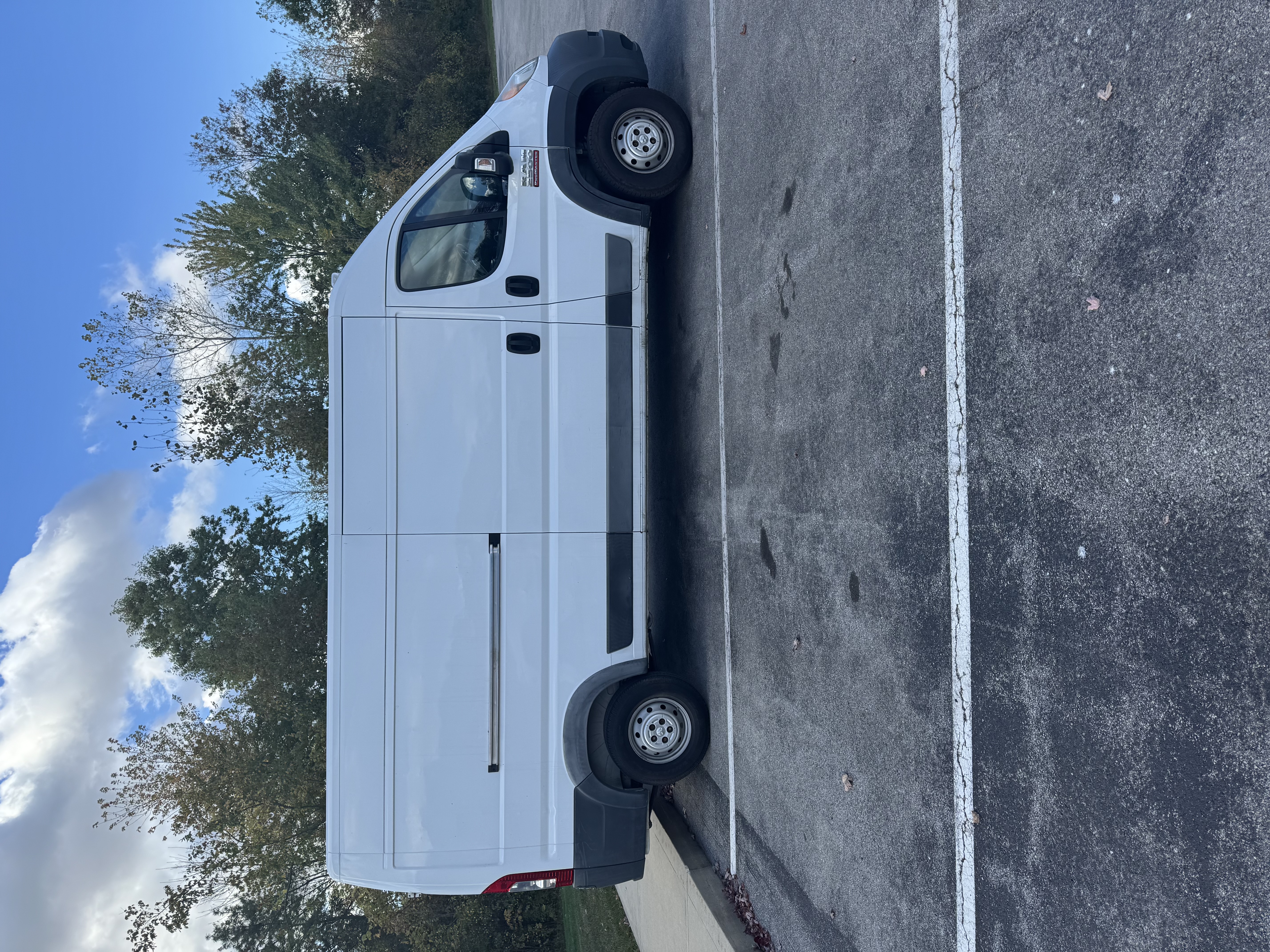 Used 2016 RAM ProMaster 2500 w/ Premium Appearance Group FWD image 4