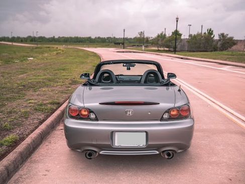 Used 2005 Honda S2000 image 11
