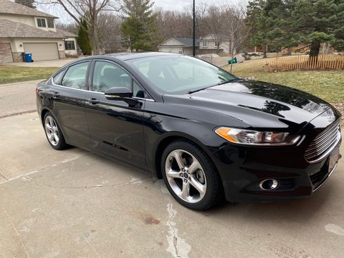 Used 2016 Ford Fusion SE w/ Equipment Group 201A image 1