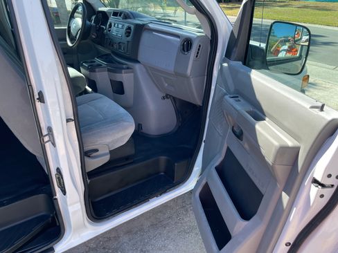 Used 2010 Ford E-250 and Econoline 250 image 10