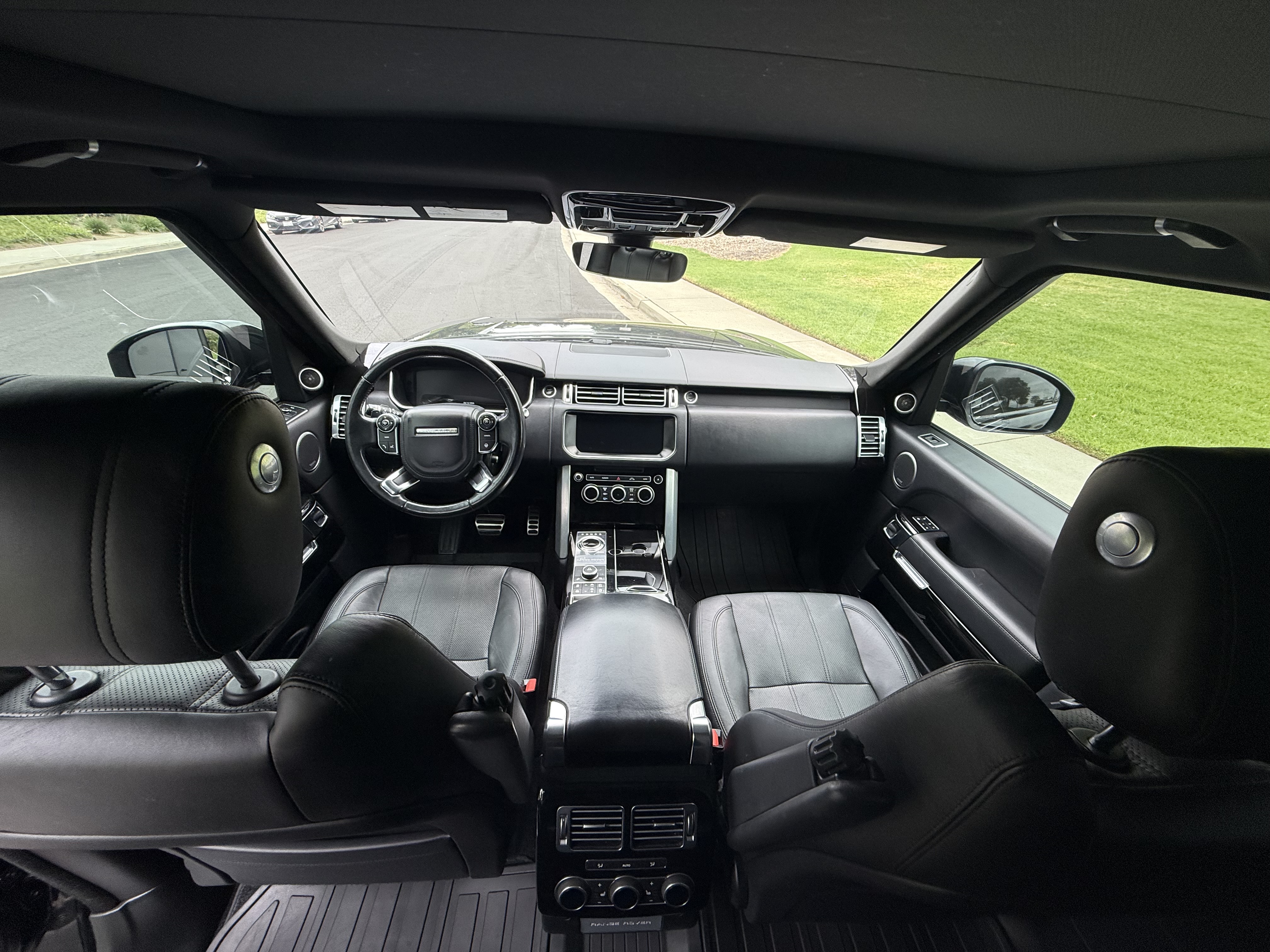 Used 2017 Land Rover Range Rover Supercharged AWD/4WD image 23