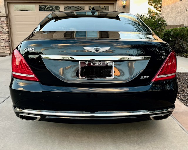 Used 2017 Genesis G90 3.3T Premium RWD image 9