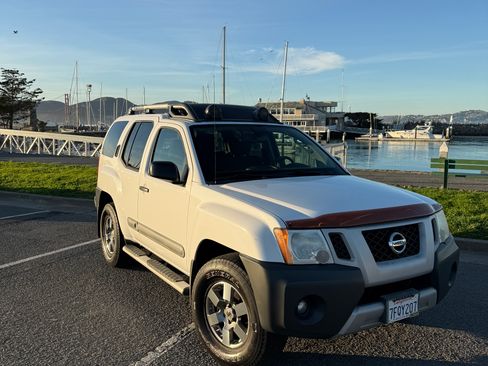 Used 2012 Nissan Xterra PRO-4X image 2