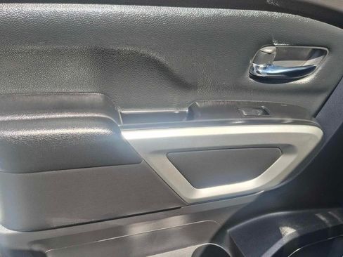 Used 2017 Nissan Titan SV image 26