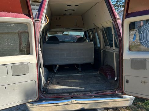 Used 2007 Ford E-350 and Econoline 350 XL image 12