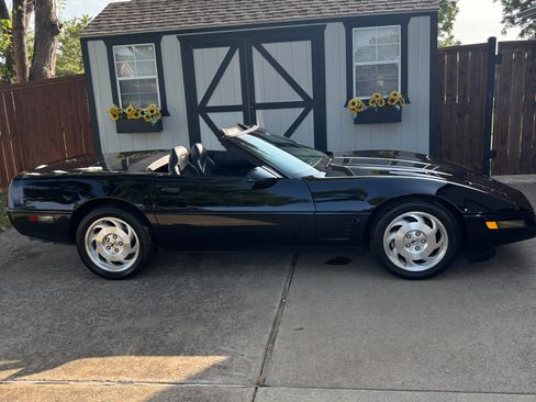 Used 1996 Chevrolet Corvette Convertible RWD image 1
