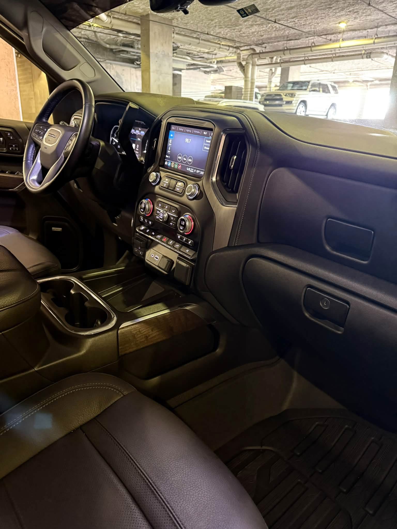 Used 2023 GMC Sierra 3500 Denali w/ Denali Ultimate Package AWD/4WD image 10