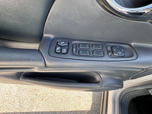 Used 2004 Cadillac De Ville Sedan w/ Equipment Group image 19