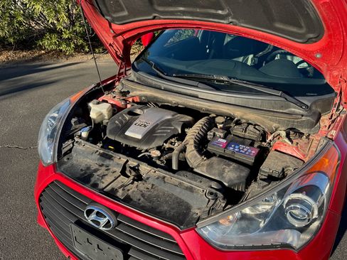 Used 2013 Hyundai Veloster Turbo w/ Ultimate Pkg image 8