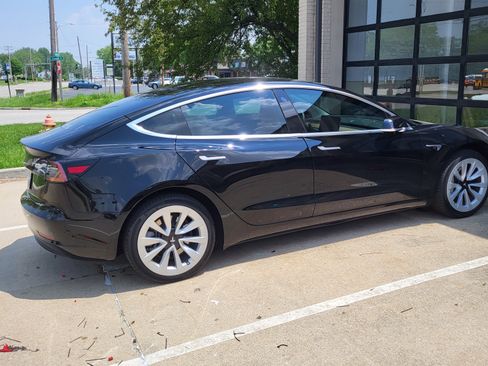 Used 2020 Tesla Model 3 Standard Range Plus image 1