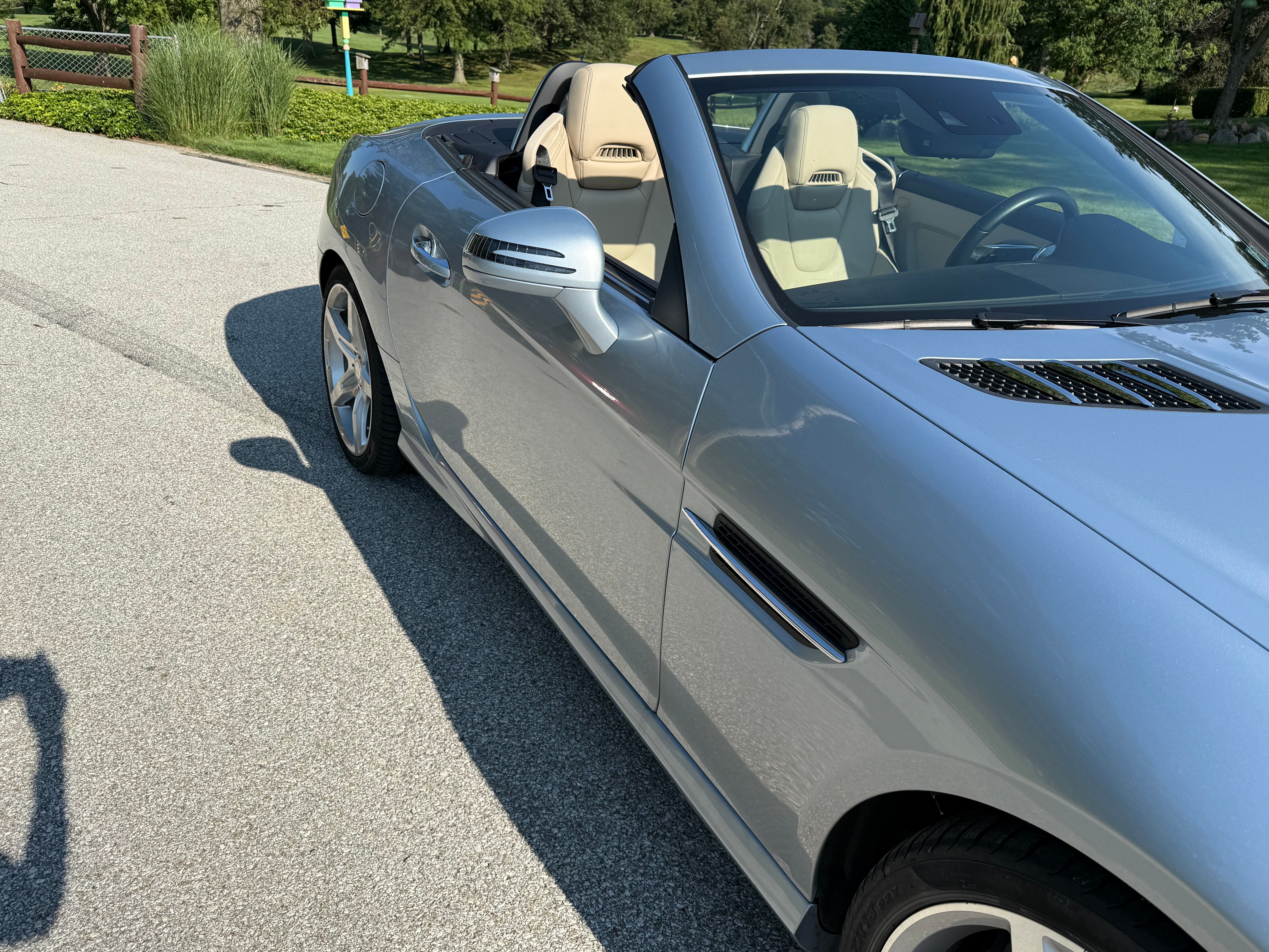 Used 2014 Mercedes-Benz SLK 350 image 4