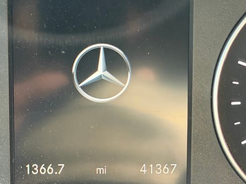 Used 2023 Mercedes-Benz Sprinter 2500 image 2