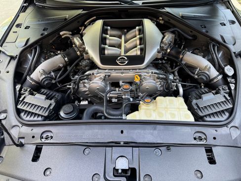 Used 2010 Nissan GT-R Premium AWD/4WD image 21