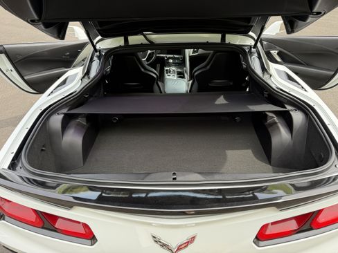 Used 2015 Chevrolet Corvette Stingray Coupe RWD image 11