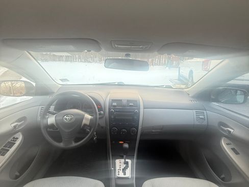 Used 2010 Toyota Corolla Sedan 4D image 9