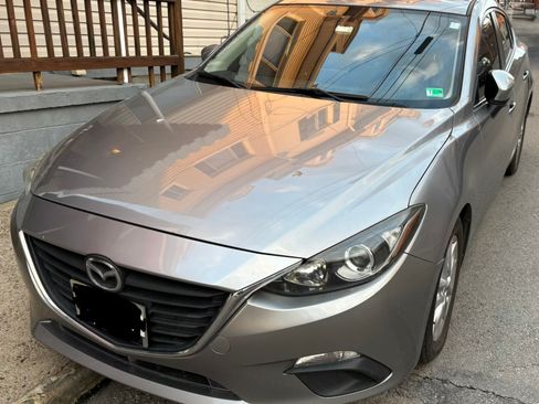 Used 2016 MAZDA MAZDA3 i Sport w/ Preferred Equipment Package image 2