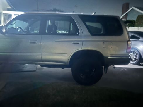 Used 2002 Toyota 4Runner SR5 image 5