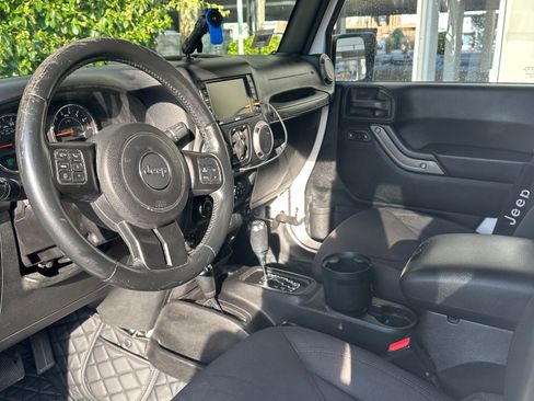 Used 2015 Jeep Wrangler Unlimited Sport w/ Quick Order Package 24S image 13