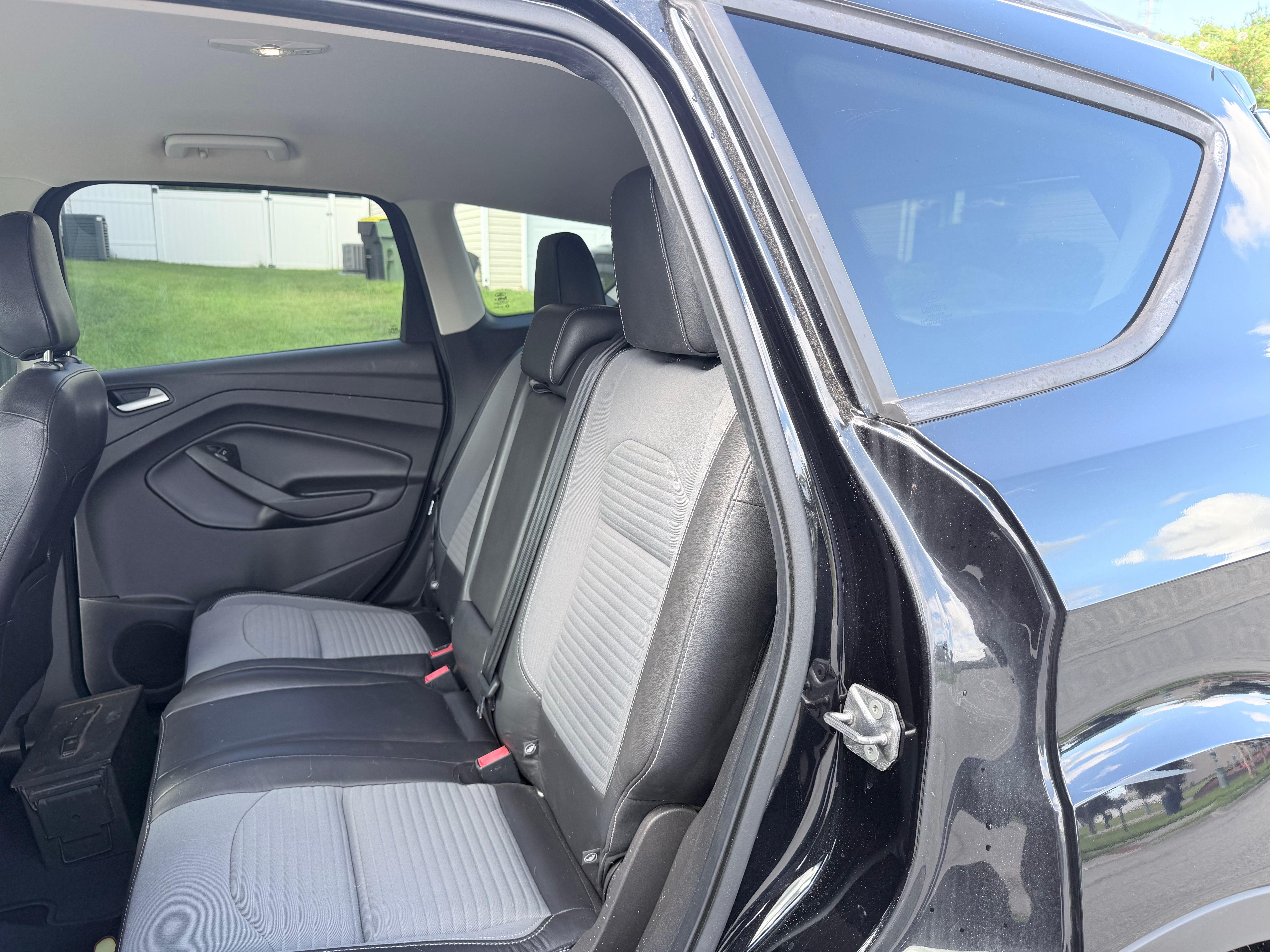 Used 2019 Ford Escape SE FWD image 8