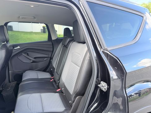 Used 2019 Ford Escape SE FWD image 8