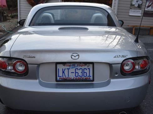 Used 2008 MAZDA MX-5 Miata Grand Touring w/ Premium Pkg image 14
