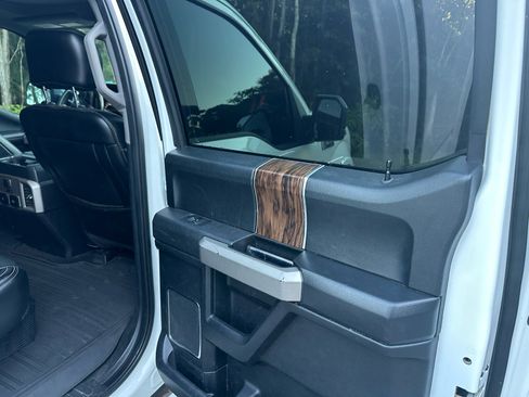 Used 2020 Ford F150 Lariat image 18