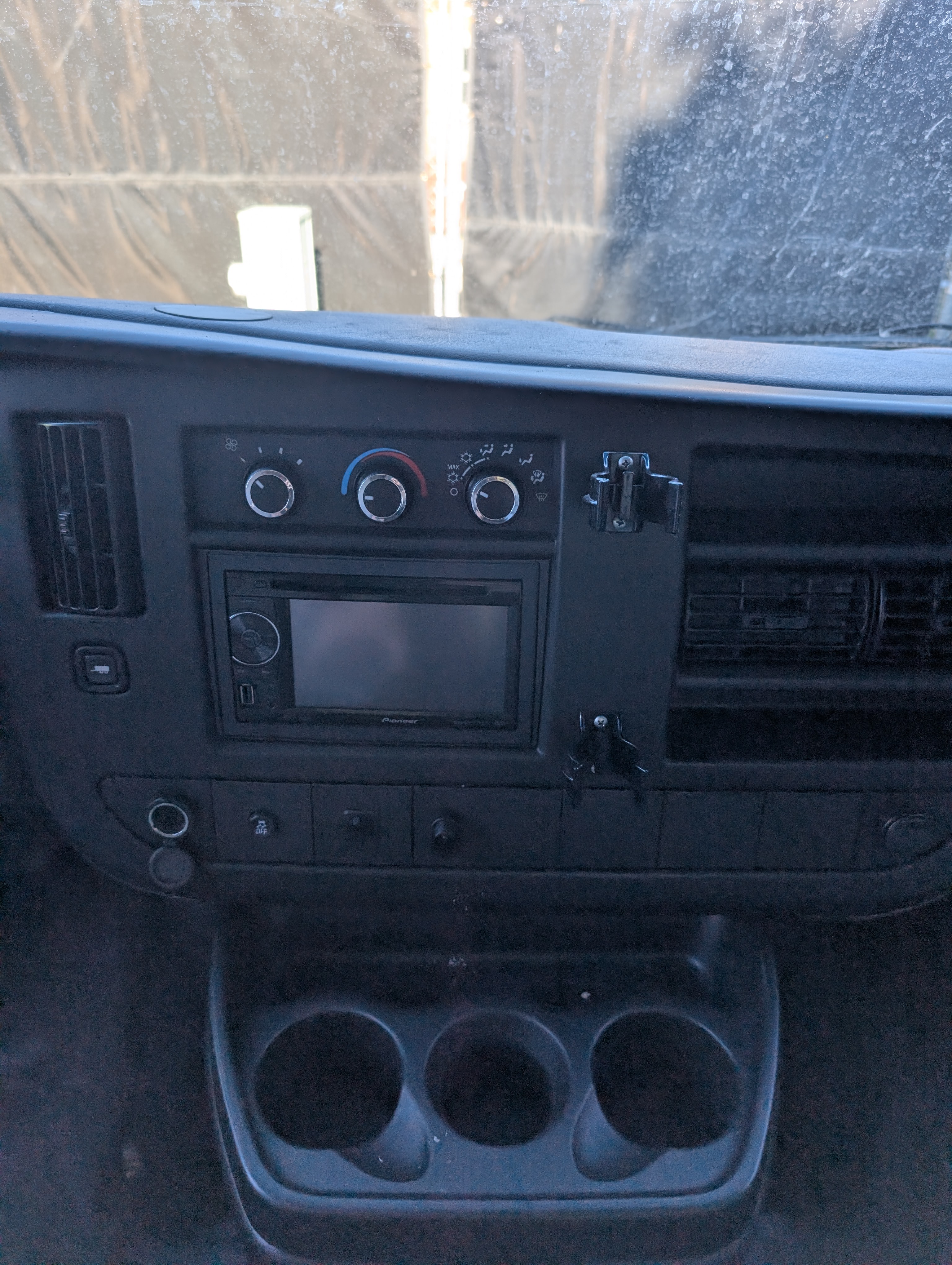 Used 2013 GMC Savana 3500 w/ Chrome Appearance Package RWD image 14