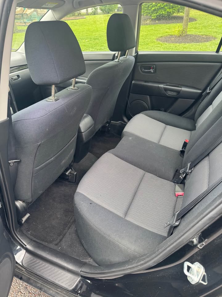 Used 2009 MAZDA MAZDA3 i Touring Value FWD image 11