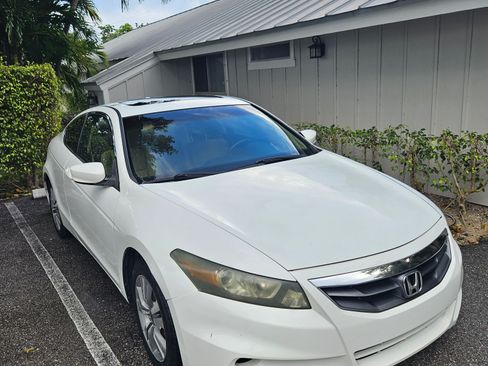Used 2011 Honda Accord EX-L image 2
