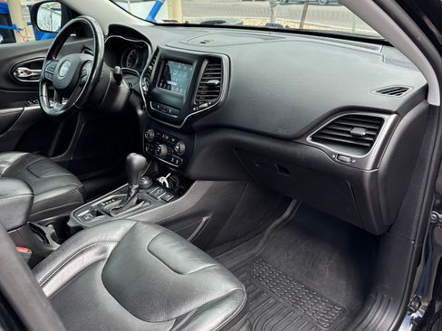 Used 2021 Jeep Cherokee Latitude Lux image 27