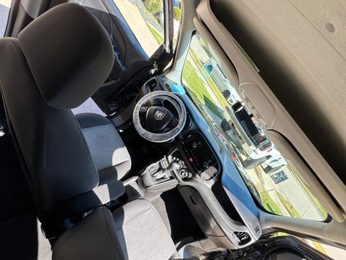 Used 2019 RAM ProMaster City SLT w/ Popular Equipment Group image 9