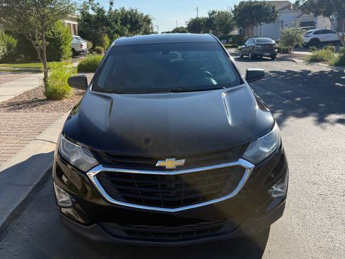 Used 2019 Chevrolet Equinox LS FWD image 2