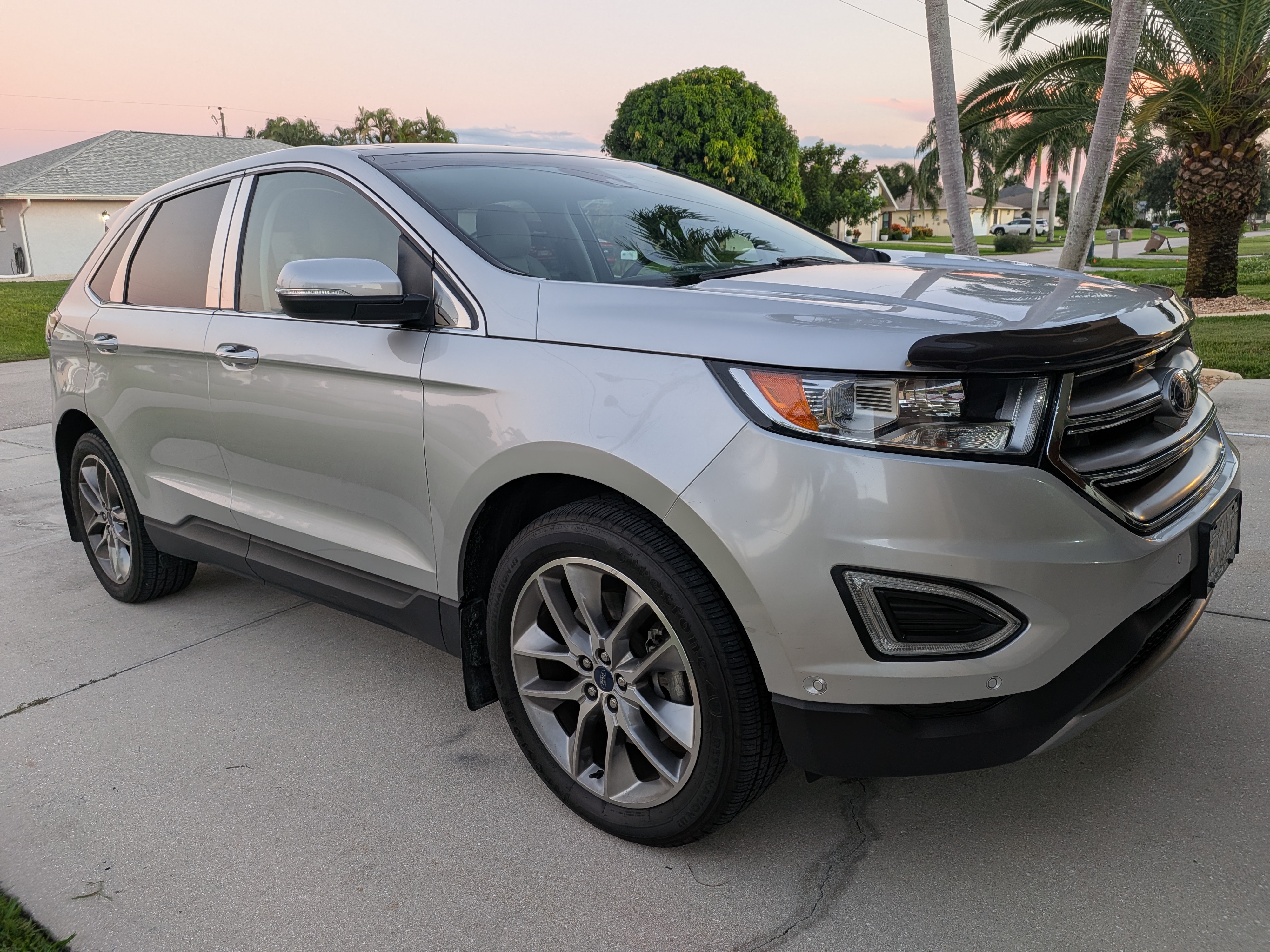 Used 2018 Ford Edge Titanium w/ Equipment Group 302A AWD/4WD image 8