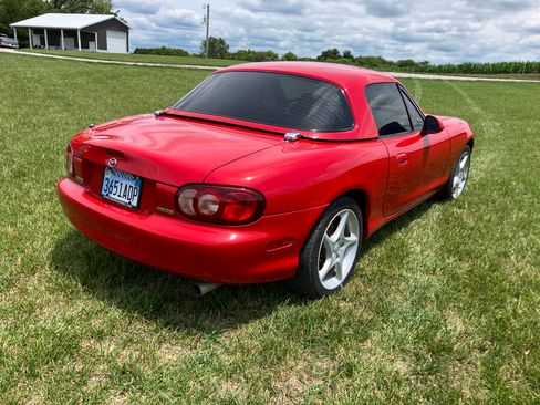 Used 2001 MAZDA MX-5 Miata RWD image 5