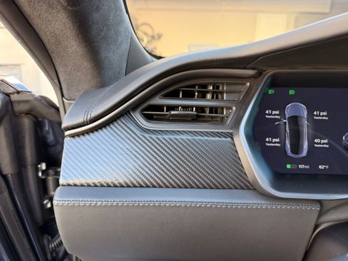 Used 2020 Tesla Model S Long Range Plus image 30