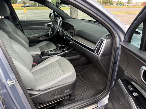Used 2024 Kia Sorento SX Prestige w/ Sage Leather Package AWD/4WD image 12