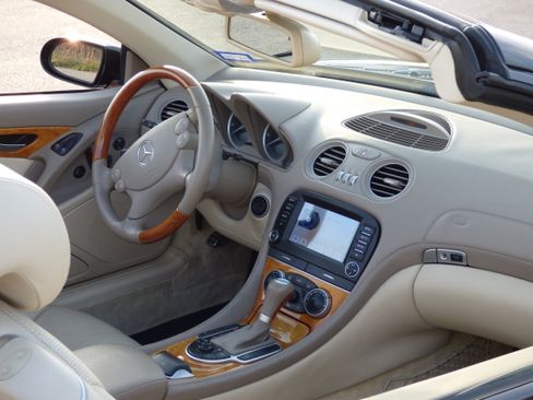 Used 2005 Mercedes-Benz SL 500 SL 500 Roadster 2D image 8